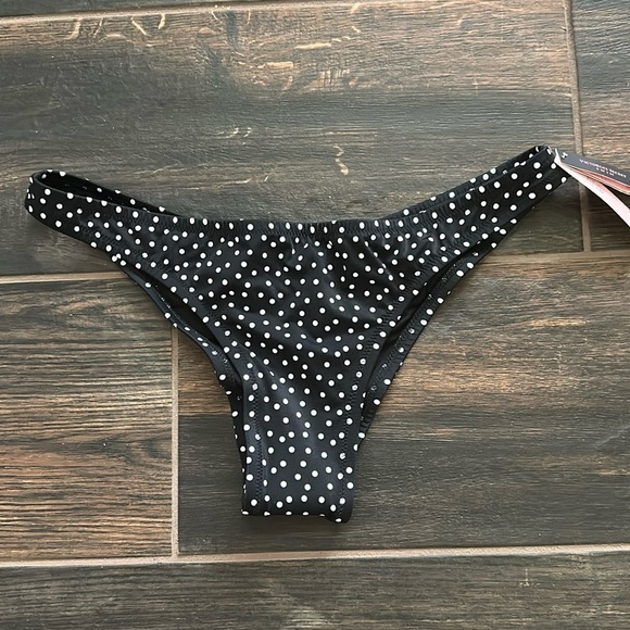 Bottom only 💖Victoria’s Secret Bikini - Picture 1 of 8